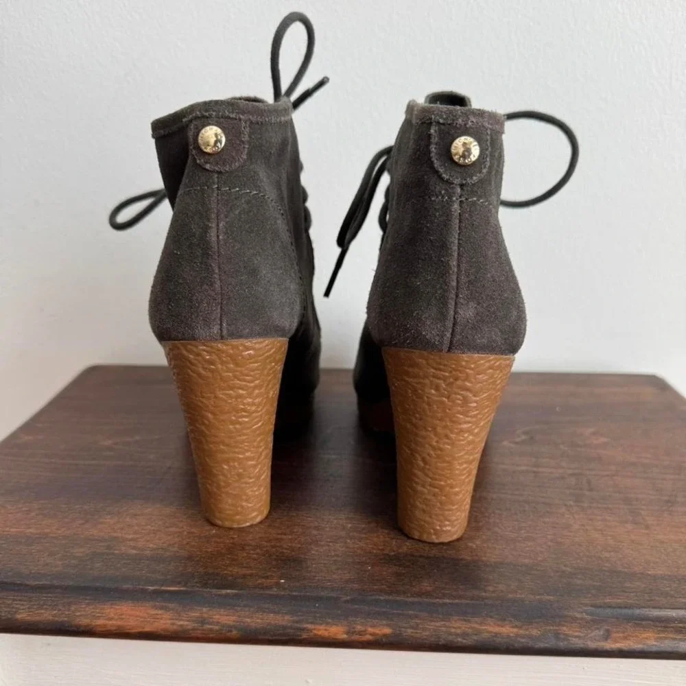 Olive Green Suede Lace Up Wedge Size 6.5 boot ankle heel‎ leather